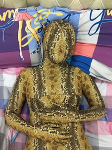 蛇皮zentai