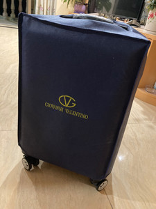 卓凡尼华伦天奴20寸拉杆箱深蓝色全新完全没有使用,吊牌在,公