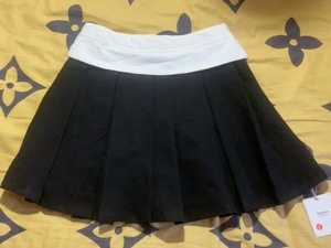 全新黑色百褶裙韩版jk裙高腰显瘦A字裙带安全裤质量很好，料子