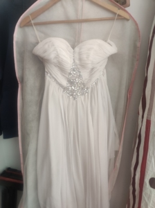 伴娘服后背松紧带