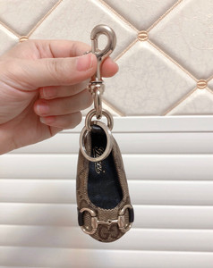 gucci古驰马蹄扣双g老花小鞋子mini包挂饰挂件钥匙扣吊