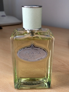 prada香水iris