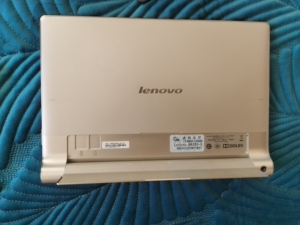 联想b8000-h平板电脑,一直带皮套使用很新,无拆无修,正