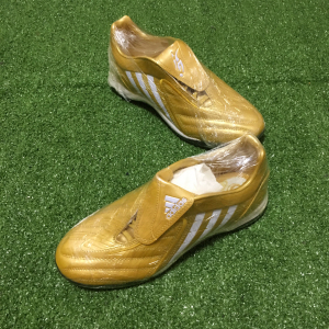 全新39码阿迪达斯猎鹰9代小贝系列tf足球鞋