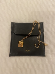 上海专柜刚购入celine字母项链 m_阿里巴巴找货神器