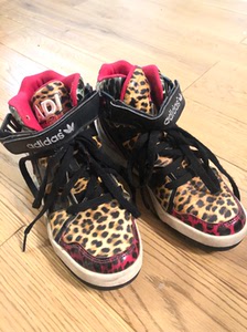 adidas阿迪达斯豹纹运动鞋绝版 新旧程度 9成新高帮