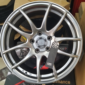 美国迪生力17寸轮毂,17/7.5j  35et,5/114