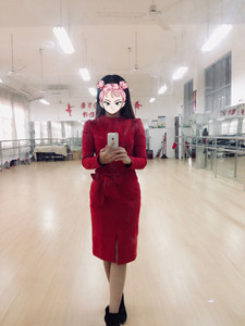 芭时俪秋冬季新款时尚法式气质连衣裙秋装收腰显瘦红色一步裙