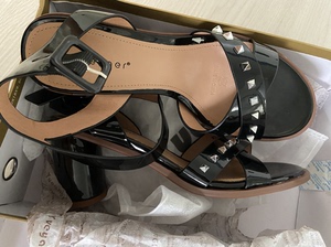 月芽儿铆钉女鞋