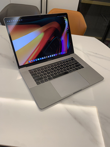 2017款15寸苹果笔记本tr2灰色macbook pro