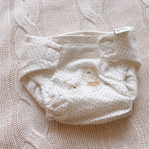 婴儿可水洗尿布一次没用过，专柜购买，内里带防水层，纯棉材质不