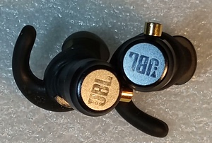 JBLT280A mmcx耳机头全铝合金外壳，音质好低音很不