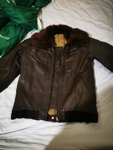 59式飞行服,皮面非常柔软,内衬干净,大概8成新,非常少的特
