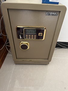 保险柜安之星的,没有螺丝孔,可以穿墙