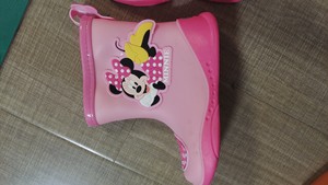 迪士尼粉色雨鞋，小女孩最爱，内长19，几乎全新，就穿过一次，