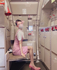 吉祥航空空姐制服粉色套装背带裙外套围裙空乘衣风衣乘务员姓名牌