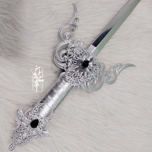 天官赐福芳心剑cos