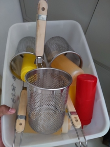 全新煮面漏斗3个,直径11cm,8元,可小刀