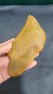 黄蜡石，像形青龙堰月刀