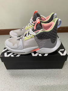 nike威少二代 41码 穿过两次 鞋底基本无磨损 原盒都在