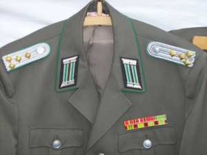 东德人民军 边防 上效 全新 衣裤 含全套配饰