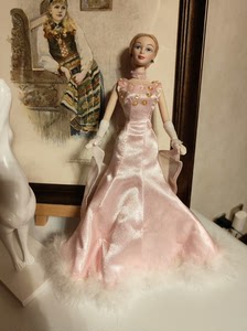 『全瓷全关节粉色婚纱芭比娃娃』