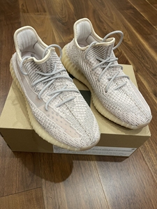 yeezy 350 v2粉色满天星,45码,穿着两次,98新