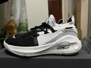 安德玛库里6黑白