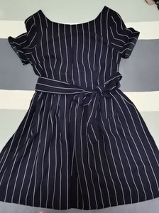 new look牌子夏裙子,蓝色条纹,聚酯纤维面料,背后浅v