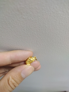 梦金园万纯足金9999,貔貅吊坠,1.44克.全新的,钢印清