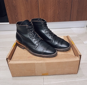 viberg 2030 工装靴 尺码9 个位数穿着 霍尔文c