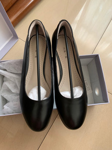 全新3515强人女士坡跟皮鞋,铁路女士皮鞋,尺码240,舒适