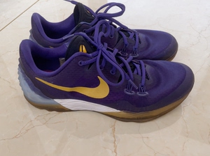 耐克 科比 毒液5 篮球鞋 紫金湖人配色 43码 鞋帮处正_阿里巴巴找货