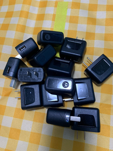 原装摩托罗拉老款充电器5v750ma充电头