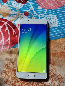 采用4gb大内存,搭载高通骁龙625处理器,前后摄像头均为1600万像素