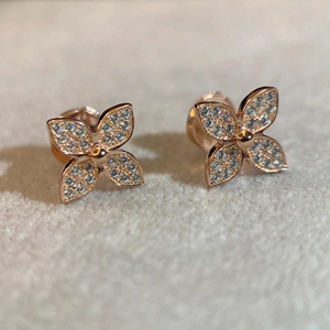 满钻四叶草lv耳钉  18k金镶嵌天然钻石