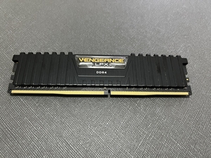 海盗船ddr4_2400mhz_8g,复仇者lpx