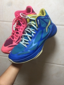 李宁篮球鞋鸳鸯双色