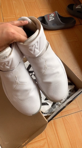 aj篮球鞋 威少1代 42码 纯白色 尺码不偏 原盒配件 打