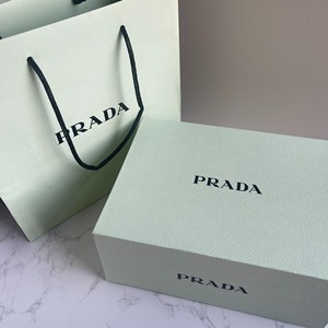 000人付款淘宝prada礼盒,买香水的包装盒,尺寸24cm*18cm*10