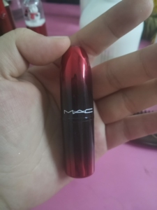 mac新春限定款427,仅试色,胡萝卜色,我口红太多了平时不