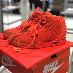 耐克椰子2 nike air yeezy2 侃爷灰色夜光灰红