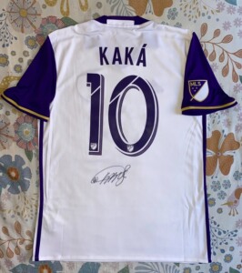 (拍卖活动)卡卡签名 奥兰多城 球衣 元年 正品 球衣 2