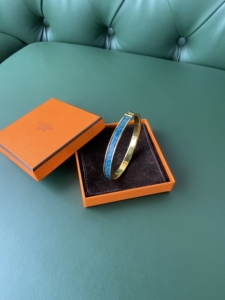 爱马仕hermes鳄鱼皮手镯s码98新78颜色超级显白 [强]