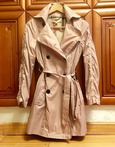 burberry brit 米色休闲款风衣 购于英国