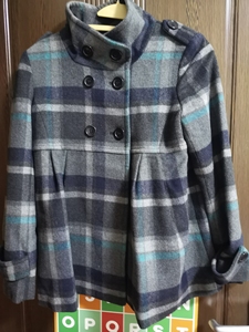 圣迪奥毛呢女呢子大衣外套，购于专柜。宽松版型，属于娃娃款。尺