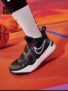 准8成新NIKE 耐克篮球鞋 ，黑色运动鞋男童的，粘帕设计，