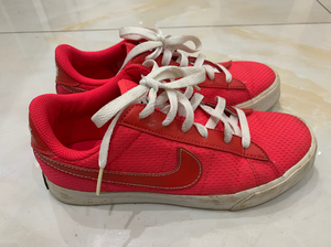 耐克玫红色女板鞋,38码