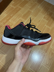 aj11黑红low 41码 鞋盒鞋垫不小心丢失 鞋垫配全新a