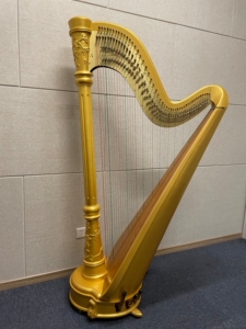 鹰牌47弦踏板竖琴,外形精致,音色优美,寻有缘人!